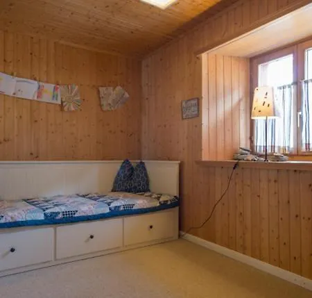 Edelweiss Ferienwohnung, Casa Dadens, Dorf , 6027 Apartment