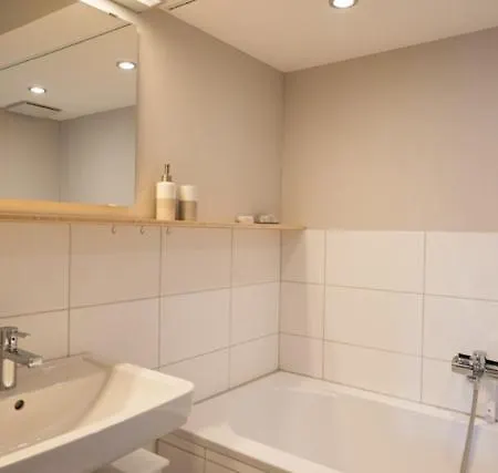 דירה Edelweiss Ferienwohnung, Casa Dadens, Dorf , 6027