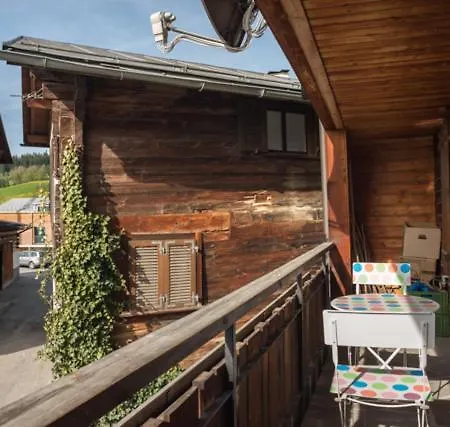 Διαμέρισμα Edelweiss Ferienwohnung, Casa Dadens, Dorf , 6027