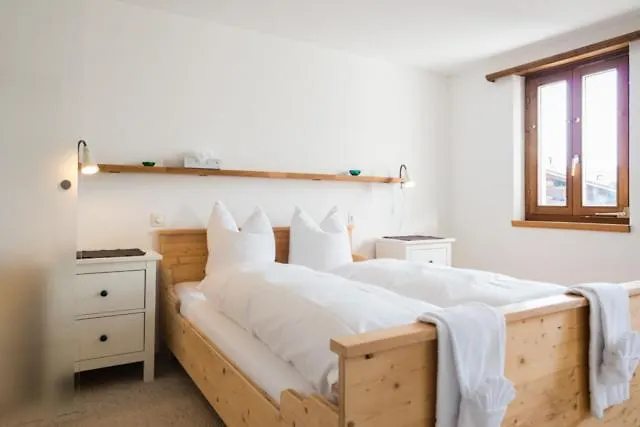 Edelweiss Ferienwohnung, Casa Dadens, Dorf , 6027 Appartement *