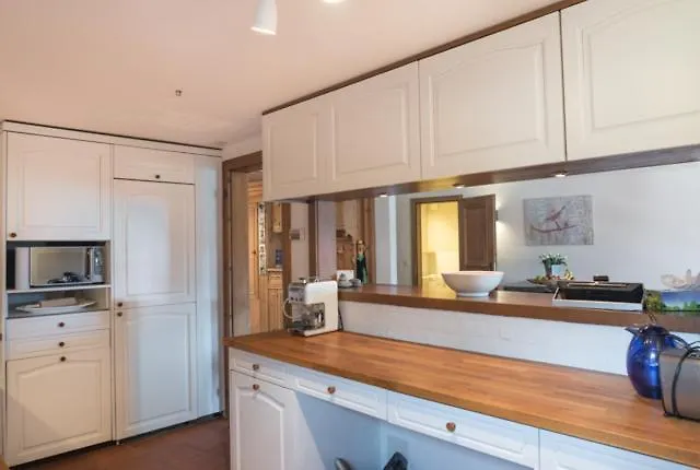 Edelweiss Ferienwohnung, Casa Dadens, Dorf , 6027 Apartment